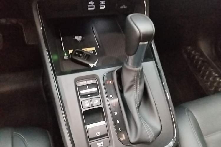 Used Honda CR-V 2024 240TURBO Two-Wheel-Drive FENGSHANG Edition 5 Seats Gear Lever