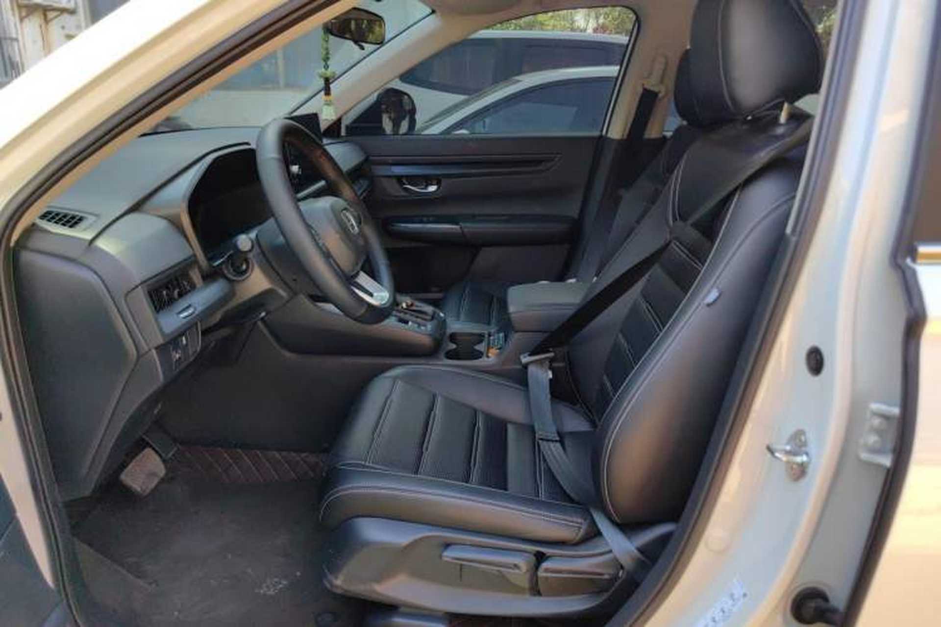 Used Honda CR-V 2024 240TURBO Two-Wheel-Drive Active Version 5 Seats Left Front Seat