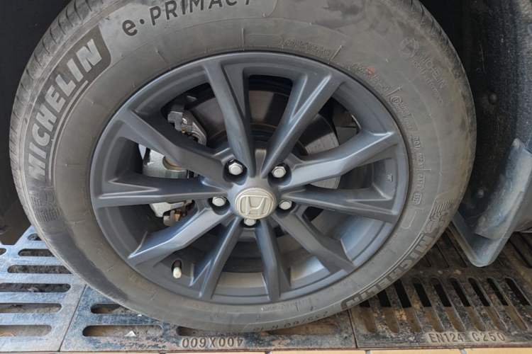 Used Honda CR-V 2024 2.0L eHEV Two-Wheel Drive Smart Edition Left Front Wheel Hub