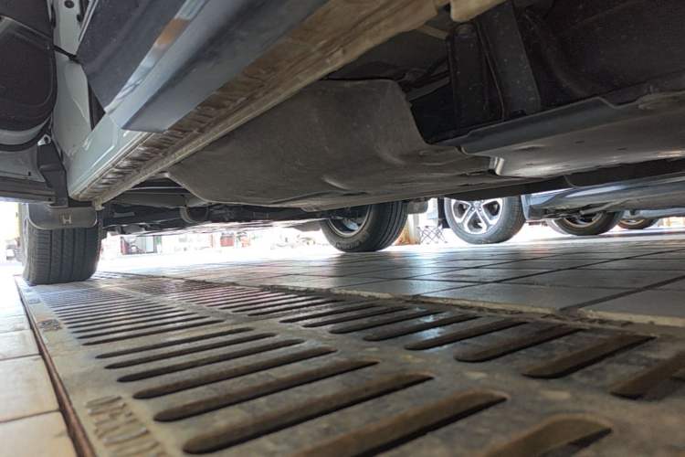 Used Honda CR-V 2024 2.0L eHEV Two-Wheel Drive Smart Edition Left Side Sill