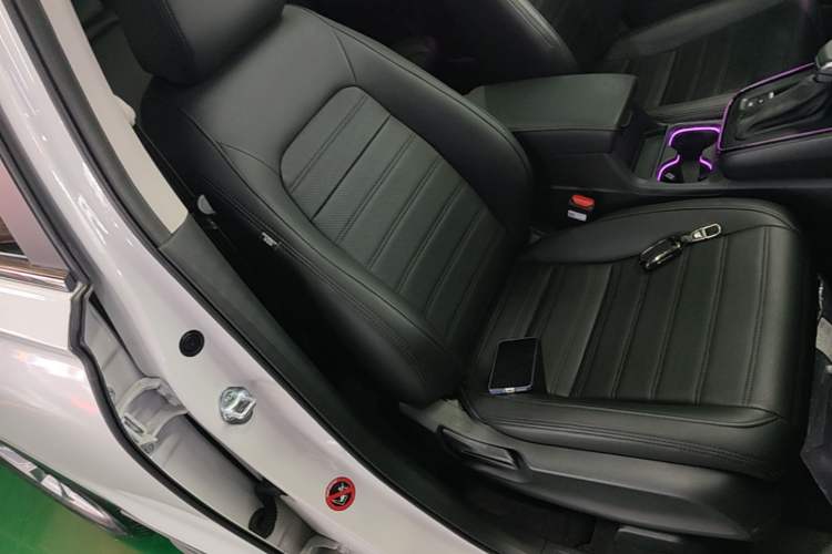 Used Honda CR-V 2024 240TURBO Two-Wheel-Drive Active Version 5 Seats Right Front Seat
