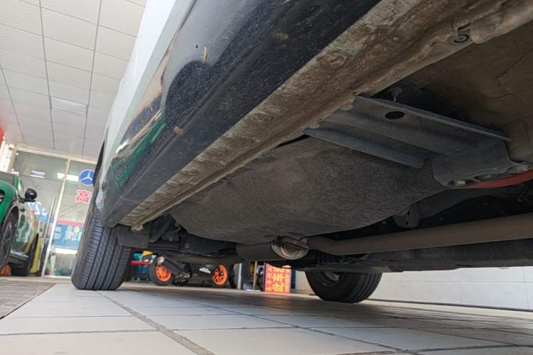 Used Honda CR-V 2024 2.0L eHEV Two-Wheel Drive Smart Edition Right Side Sill