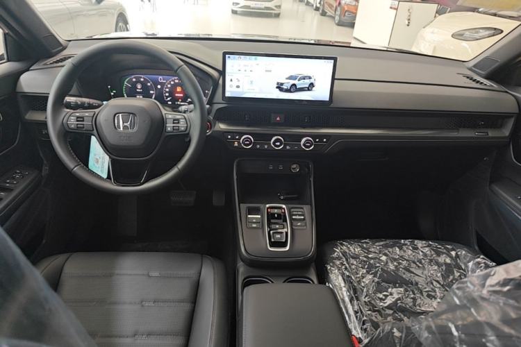 Used Honda CR-V 2026 Model—Global 30-Year Glory Edition 2.0L e:HEV Two-Wheel-Drive Smart Comfort Version Center Console