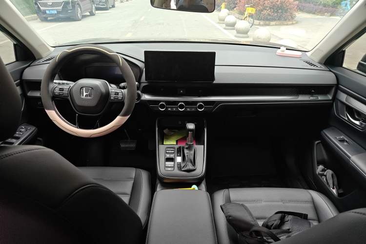 Used Honda CR-V 2026 Global 30th Anniversary Model 240TURBO Two-Wheel-Drive Fashion 5-Seater Edition Center Console