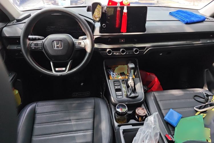 Used Honda CR-V 2026 Model—Global 30-Year Glory Edition 240TURBO Two-Wheel-Drive Dynamic Version Center Console