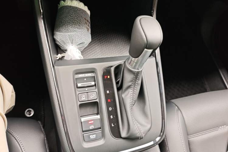 Used Honda CR-V 2026 Global 30th Anniversary Model 240TURBO Two-Wheel-Drive Fashion 5-Seater Edition Gear Lever