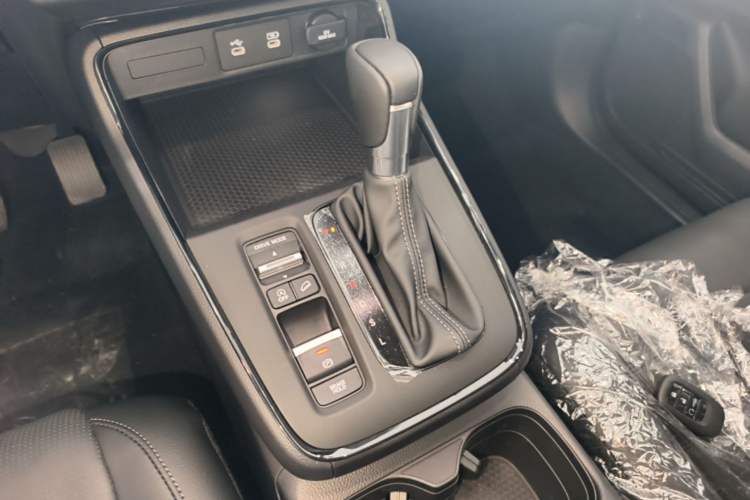 Used Honda CR-V 2026 Global 30th Anniversary Model 240TURBO Two-Wheel-Drive Fashion 5-Seater Edition Gear Lever