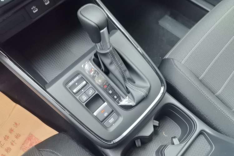 Used Honda CR-V 2026 Model—Global 30-Year Glory Edition 240TURBO Two-Wheel-Drive Dynamic Version Gear Lever