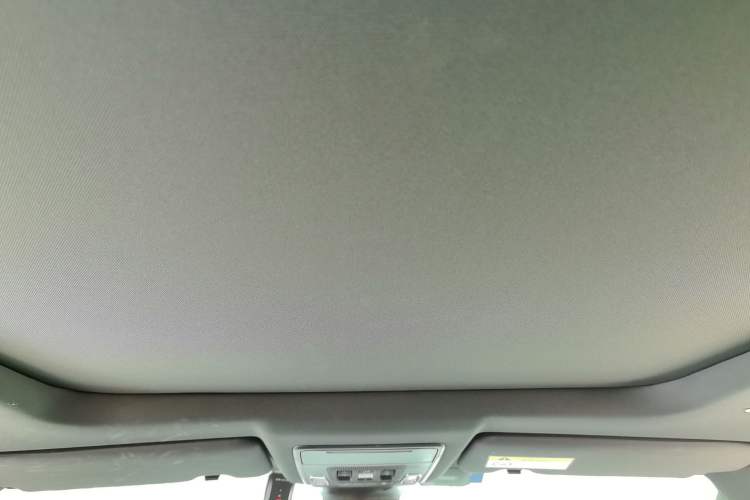 Used Honda CR-V 2026 Model—Global 30-Year Glory Edition 2.0L e:HEV Two-Wheel-Drive Smart Comfort Version Headliner
