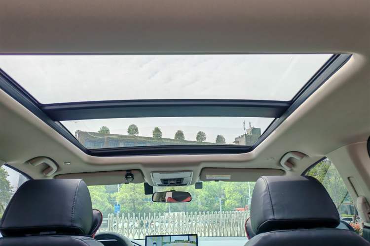 Used Honda CR-V 2026 Model—Global 30-Year Glory Edition 240TURBO Two-Wheel-Drive Dynamic Version Headliner