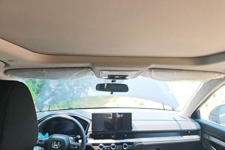 Used Honda CR-V 2026 Model—Global 30-Year Glory Edition 240TURBO Two-Wheel-Drive Dynamic Version Headliner