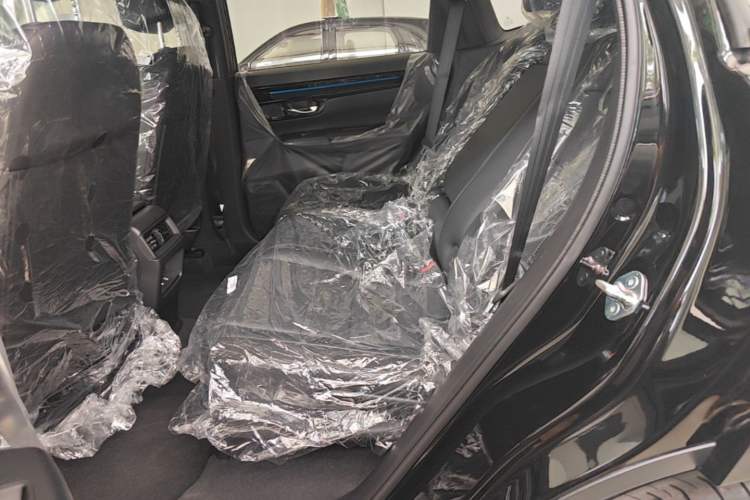 Used Honda CR-V 2026 Model—Global 30-Year Glory Edition 2.0L e:HEV Two-Wheel-Drive Smart Comfort Version Left Rear Seat