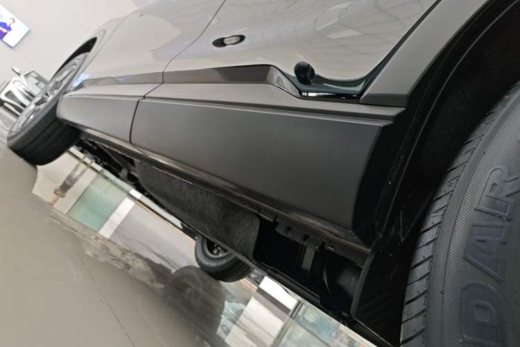 Used Honda CR-V 2026 Model—Global 30-Year Glory Edition 240TURBO Two-Wheel-Drive Dynamic Version Left Side Sill