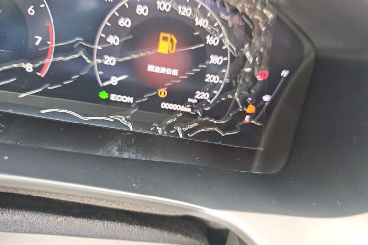 Used Honda CR-V 2026 Model—Global 30-Year Glory Edition 240TURBO Two-Wheel-Drive Dynamic Version Odometer Close Up