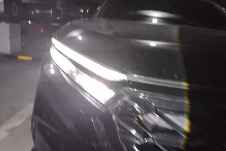 Used Honda CR-V 2026 Model—Global 30-Year Glory Edition 2.0L e:HEV Two-Wheel-Drive Smart Comfort Version Right Front Headlight
