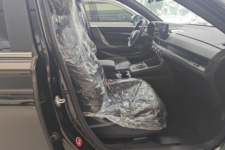 Used Honda CR-V 2026 Model—Global 30-Year Glory Edition 2.0L e:HEV Two-Wheel-Drive Smart Comfort Version Right Front Seat