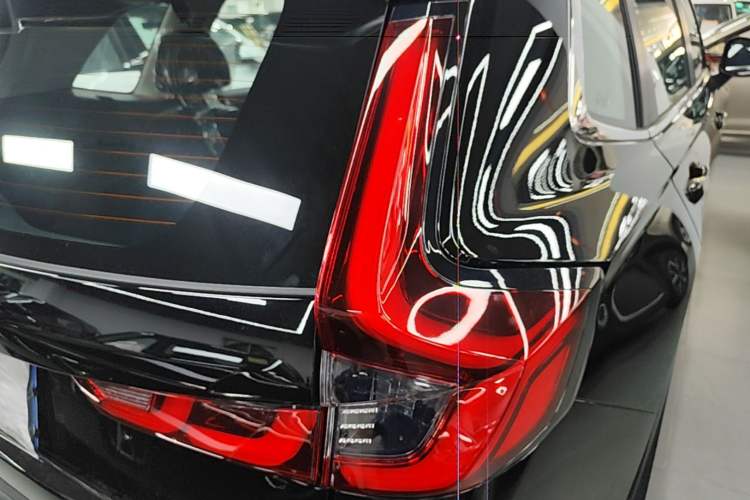 Used Honda CR-V 2026 Model—Global 30-Year Glory Edition 240TURBO Two-Wheel-Drive Dynamic Version Right Rear Taillight
