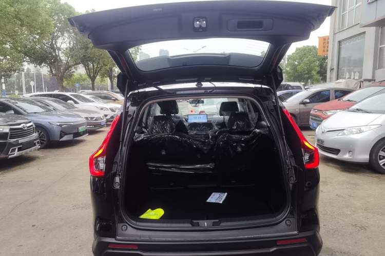 Used Honda CR-V 2026 Model—Global 30-Year Glory Edition 240TURBO Two-Wheel-Drive Dynamic Version Trunk