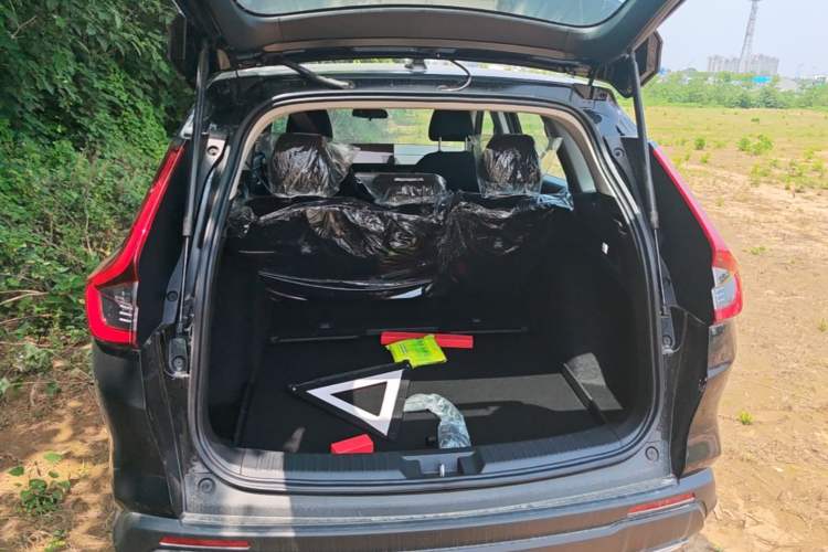 Used Honda CR-V 2026 Model—Global 30-Year Glory Edition 240TURBO Two-Wheel-Drive Dynamic Version Trunk