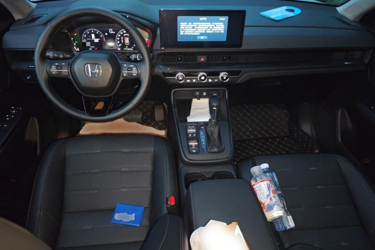Used Honda CR-V 2026 Global 30th Anniversary Model 240TURBO Two-Wheel-Drive Fashion 5-Seater Edition Center Console