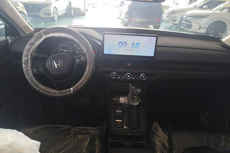 Used Honda CR-V 2026 Global 30th Anniversary Model 240TURBO Two-Wheel-Drive Fashion 5-Seater Edition Center Console