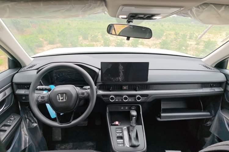 Used Honda CR-V 2026 Model—Global 30-Year Glory Edition 240TURBO Two-Wheel-Drive Dynamic Version Center Console