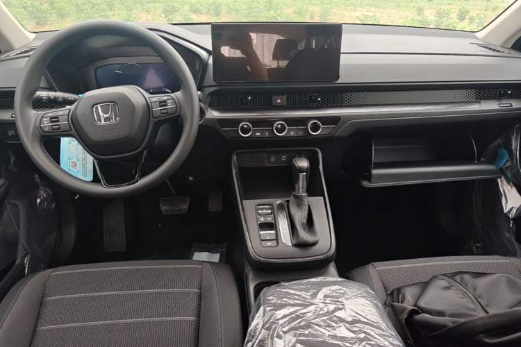 Used Honda CR-V 2026 Model—Global 30-Year Glory Edition 240TURBO Two-Wheel-Drive Dynamic Version Center Console