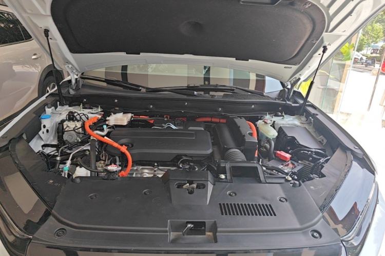 Used Honda CR-V 2026 Model—Global 30-Year Glory Edition 2.0L e:HEV Two-Wheel-Drive Smart Comfort Version Engine Bay