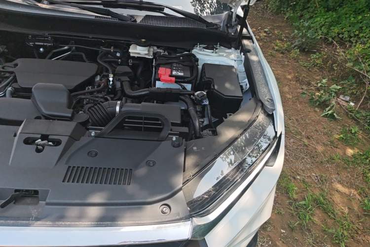 Used Honda CR-V 2026 Model—Global 30-Year Glory Edition 240TURBO Two-Wheel-Drive Dynamic Version Engine Bay Left
