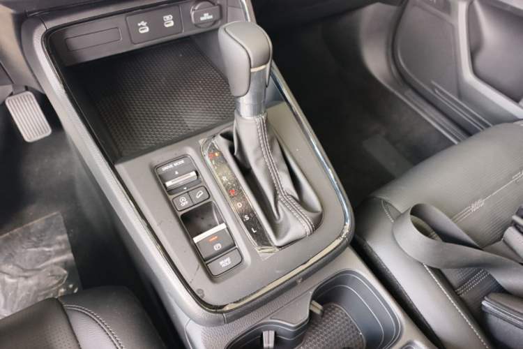 Used Honda CR-V 2026 Global 30th Anniversary Model 240TURBO Two-Wheel-Drive Fashion 5-Seater Edition Gear Lever
