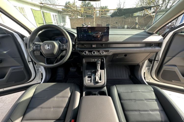 Used Honda CR-V 2026 Model—Global 30-Year Glory Edition 240TURBO Two-Wheel-Drive Smart Leading Version Interior 1