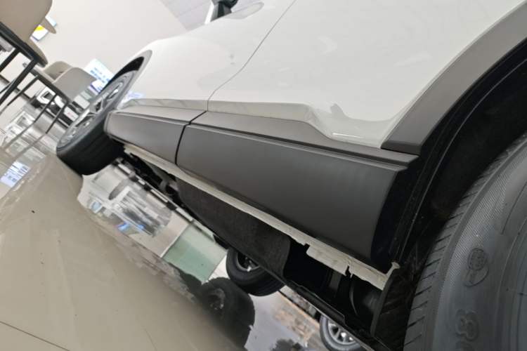 Used Honda CR-V 2026 Model—Global 30-Year Glory Edition 240TURBO Two-Wheel-Drive Dynamic Version Left Side Sill