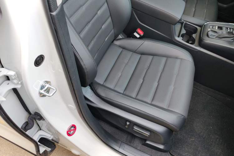 Used Honda CR-V 2026 Global 30th Anniversary Model 240TURBO Two-Wheel-Drive Fashion 5-Seater Edition Right Front Seat