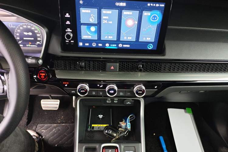 Used Honda CR-V New Energy 2023 2.0L ePHEV Luxury Edition Audio And AC Panel