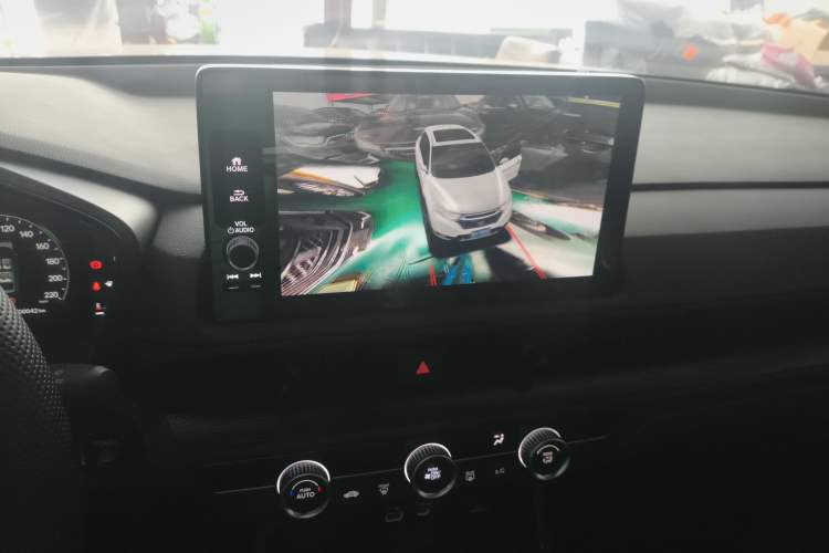 Used Honda CR-V New Energy 2023 2.0L ePHEV Flagship Edition Audio And AC Panel