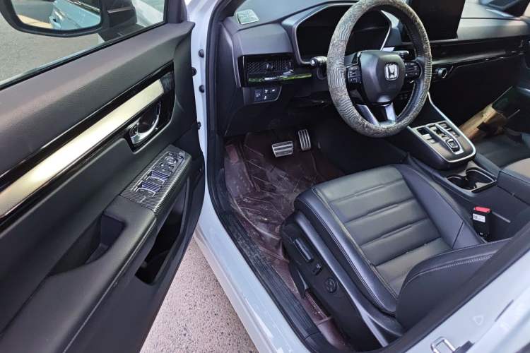Used Honda CR-V New Energy 2023 2.0L ePHEV Luxury Edition Driver Seat