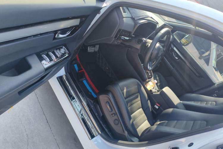Used Honda CR-V New Energy 2023 2.0L ePHEV Luxury Edition Driver Seat