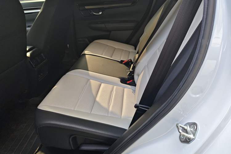 Used Honda CR-V New Energy 2023 2.0L ePHEV Flagship Edition Interior 4