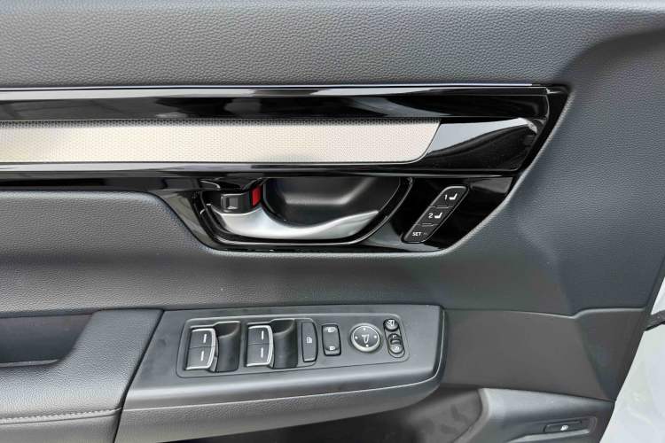 Used Honda CR-V New Energy 2023 2.0L ePHEV Flagship Edition Interior 6