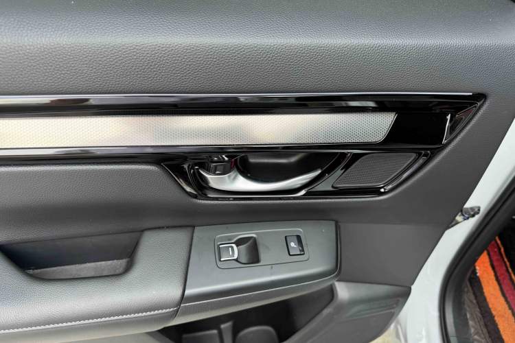 Used Honda CR-V New Energy 2023 2.0L ePHEV Flagship Edition Interior 7