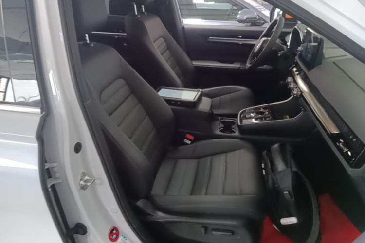 Used Honda CR-V New Energy 2023 2.0L ePHEV Luxury Edition Right Front Seat