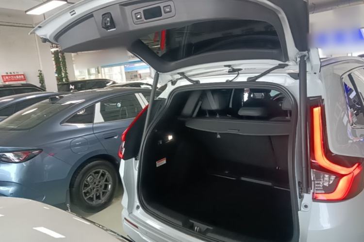 Used Honda CR-V New Energy 2023 2.0L ePHEV Luxury Edition Trunk