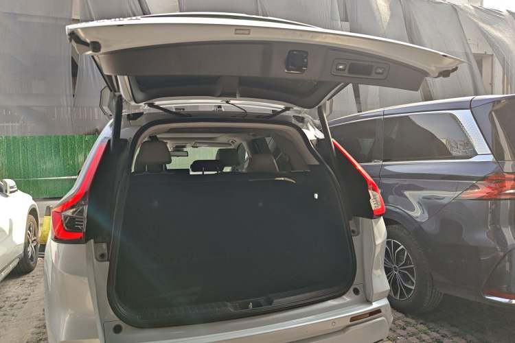 Used Honda CR-V New Energy 2023 2.0L ePHEV Flagship Edition Trunk