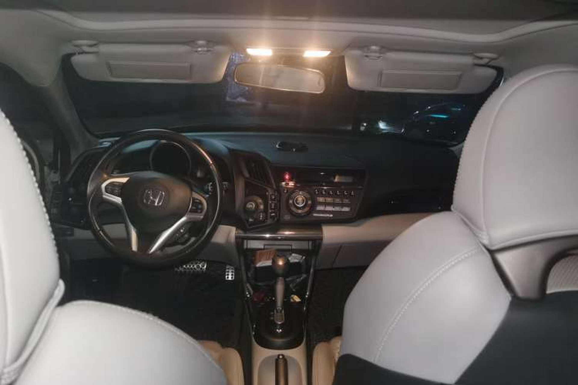 Used Honda CR-Z 2012 hybrid Center Console