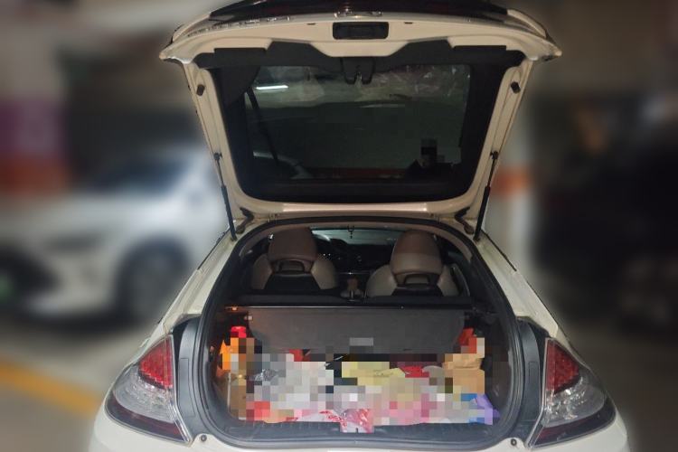Used Honda CR-Z 2012 hybrid Trunk