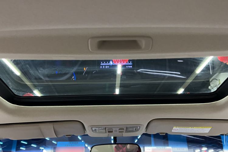 Used Honda Crider 2013 1.8L automatic luxury edition Headliner