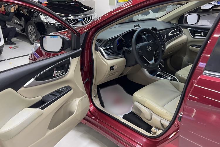 Used Honda Crider 2013 1.8L automatic luxury edition Interior 2