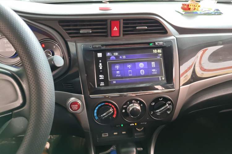 Used Honda Crider 2013 1.8L automatic luxury edition Audio And AC Panel
