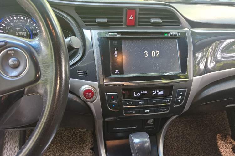Used Honda Crider 2013 1.8L automatic flagship version Audio And AC Panel