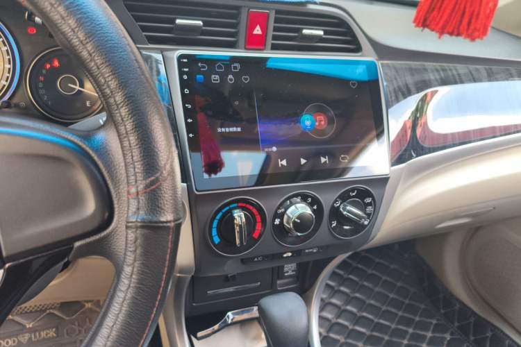 Used Honda Crider 2013 1.8L automatic luxury edition Audio And AC Panel